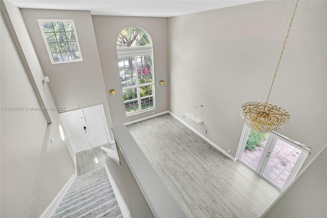 Active With Contract: $515,000 (3 beds, 3 baths, 1756 Square Feet)