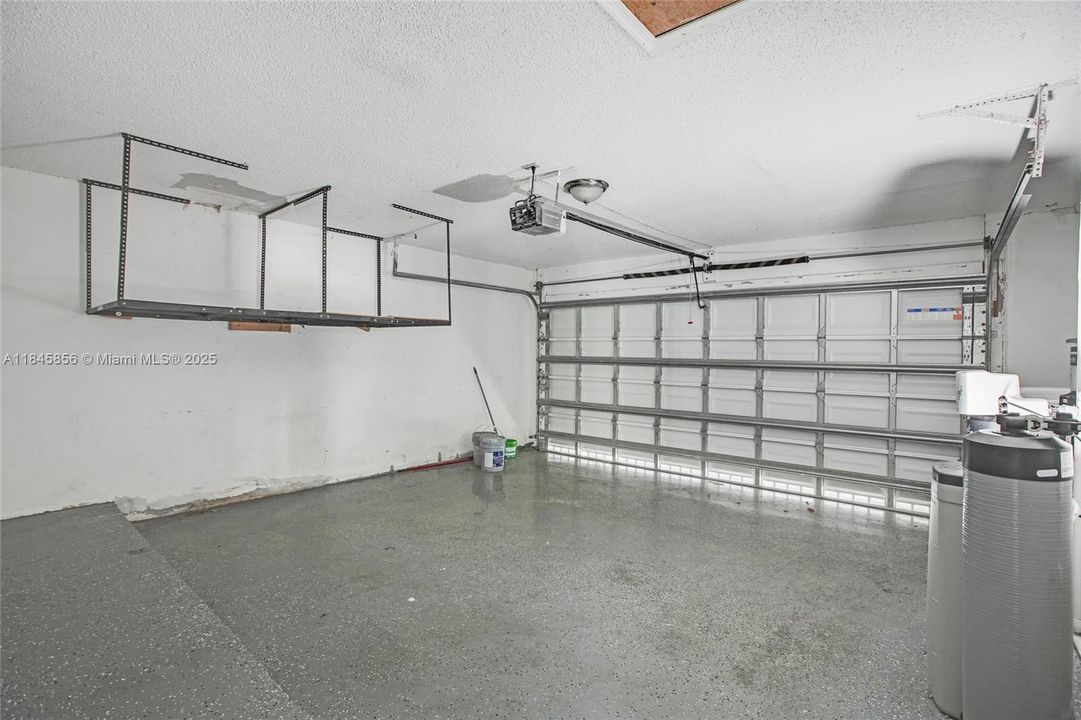 Active With Contract: $515,000 (3 beds, 3 baths, 1756 Square Feet)