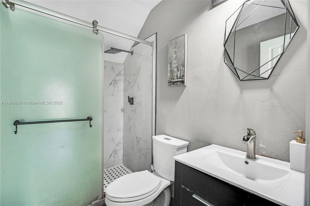 Active With Contract: $515,000 (3 beds, 3 baths, 1756 Square Feet)