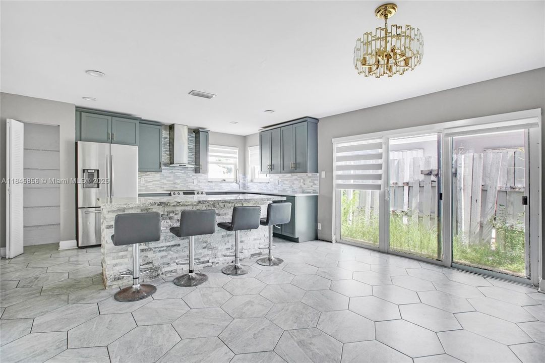 Active With Contract: $515,000 (3 beds, 3 baths, 1756 Square Feet)