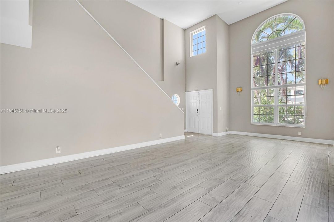 Active With Contract: $515,000 (3 beds, 3 baths, 1756 Square Feet)