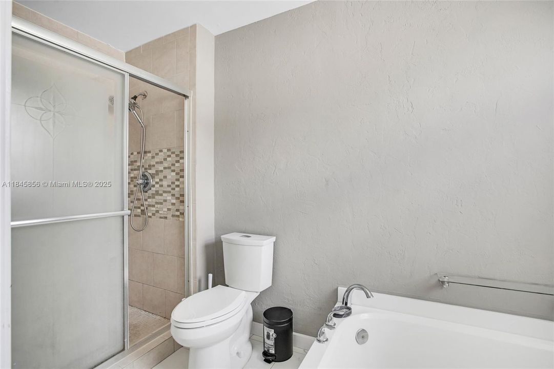 Active With Contract: $515,000 (3 beds, 3 baths, 1756 Square Feet)