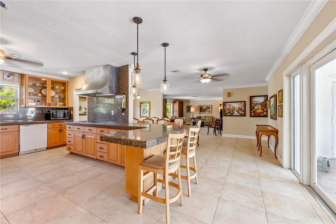 For Sale: $1,695,000 (4 beds, 3 baths, 1926 Square Feet)