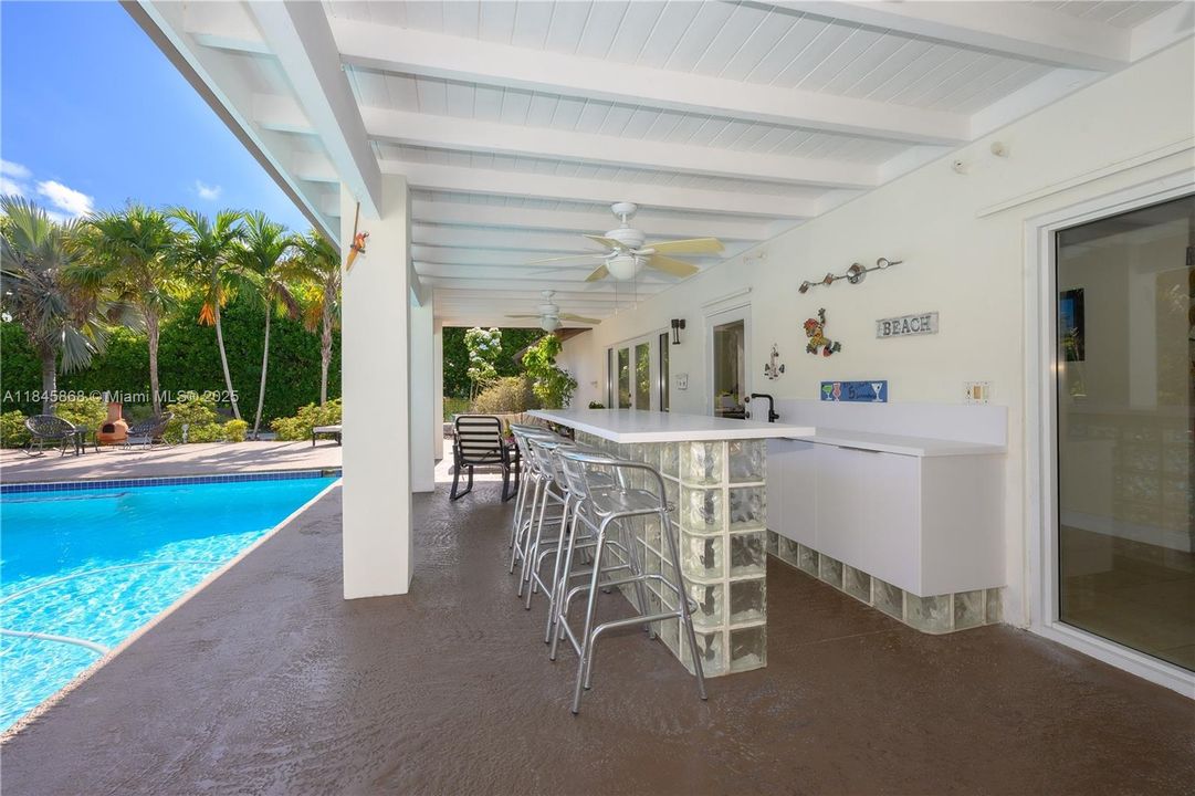 For Sale: $1,695,000 (4 beds, 3 baths, 1926 Square Feet)