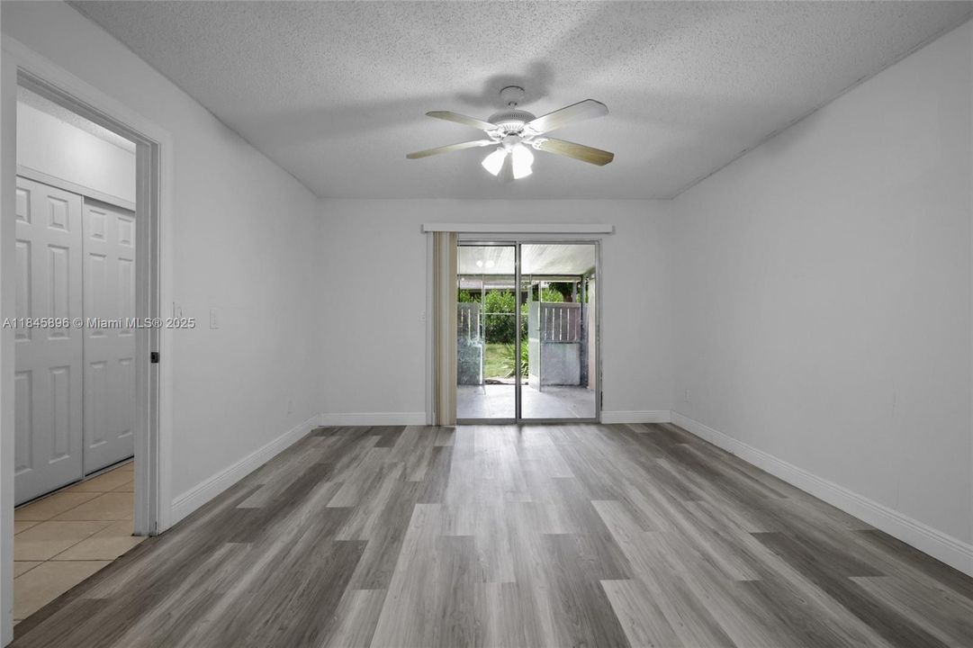 待售: $249,000 (3 贝兹, 2 浴室, 1179 平方英尺)