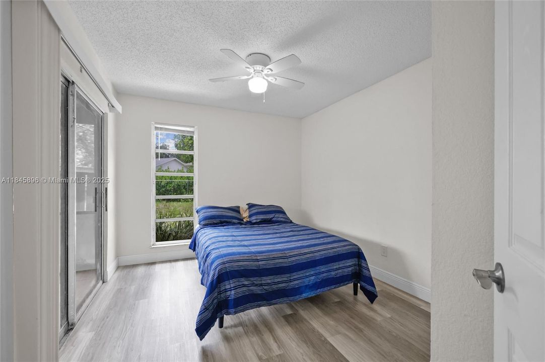 待售: $249,000 (3 贝兹, 2 浴室, 1179 平方英尺)