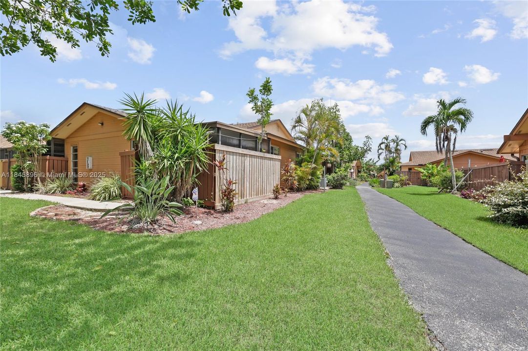 待售: $249,000 (3 贝兹, 2 浴室, 1179 平方英尺)