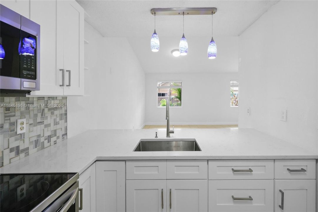 待售: $249,000 (3 贝兹, 2 浴室, 1179 平方英尺)