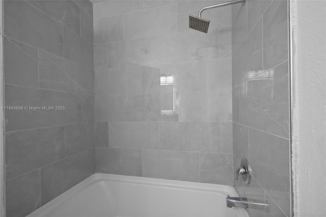 待售: $249,000 (3 贝兹, 2 浴室, 1179 平方英尺)