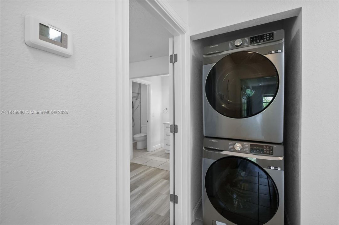 待售: $249,000 (3 贝兹, 2 浴室, 1179 平方英尺)