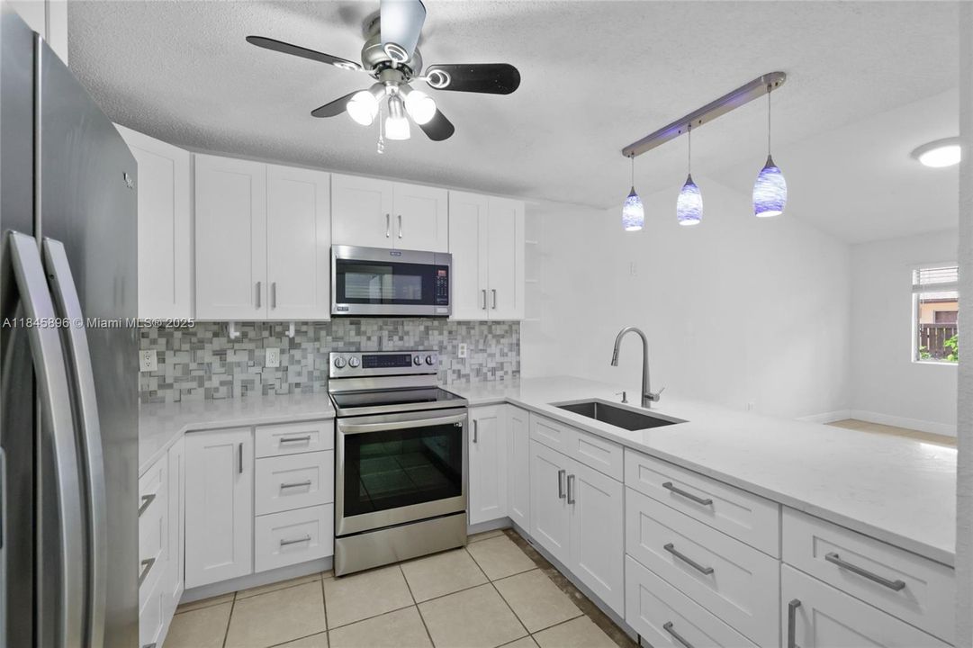 待售: $249,000 (3 贝兹, 2 浴室, 1179 平方英尺)