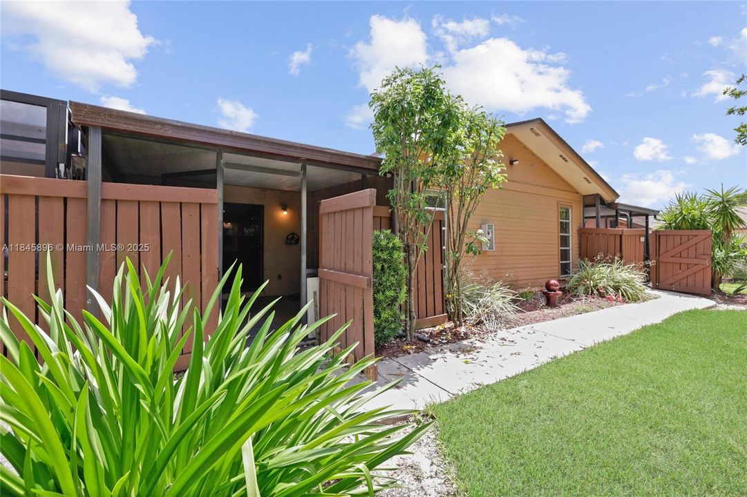 待售: $249,000 (3 贝兹, 2 浴室, 1179 平方英尺)