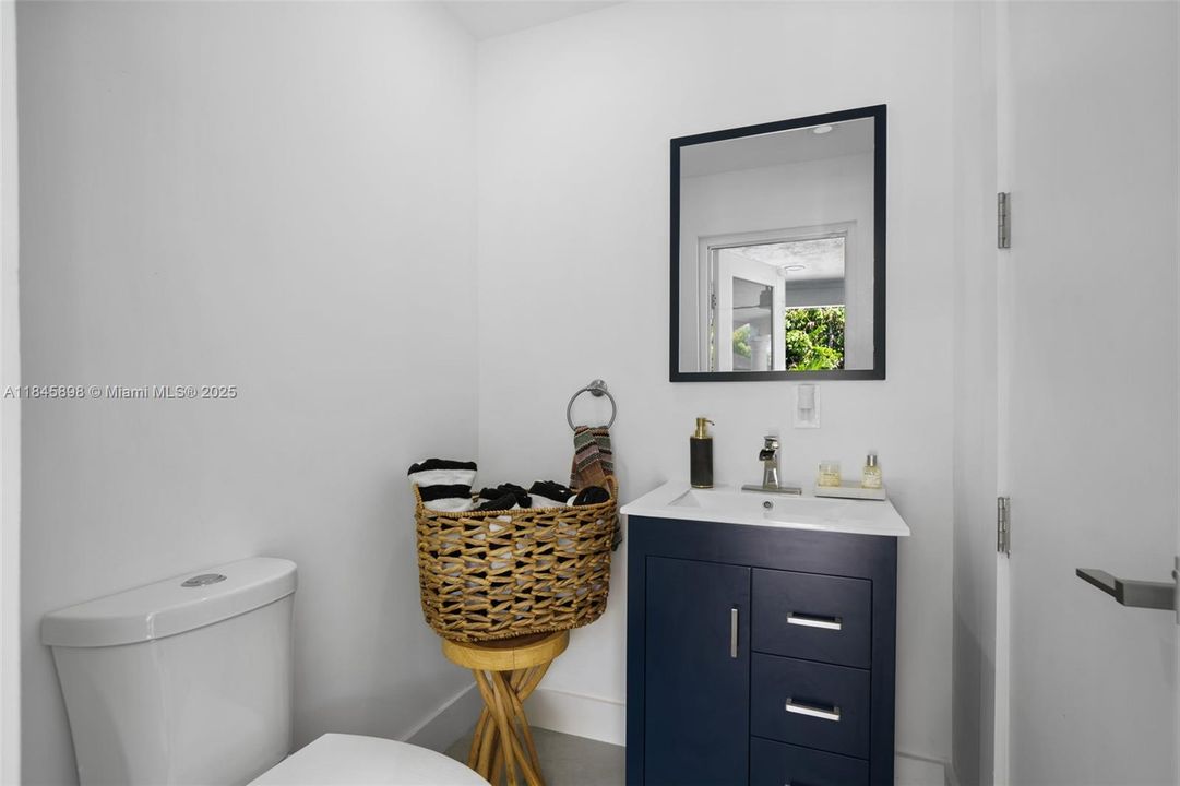 For Sale: $1,890,000 (5 beds, 3 baths, 2837 Square Feet)