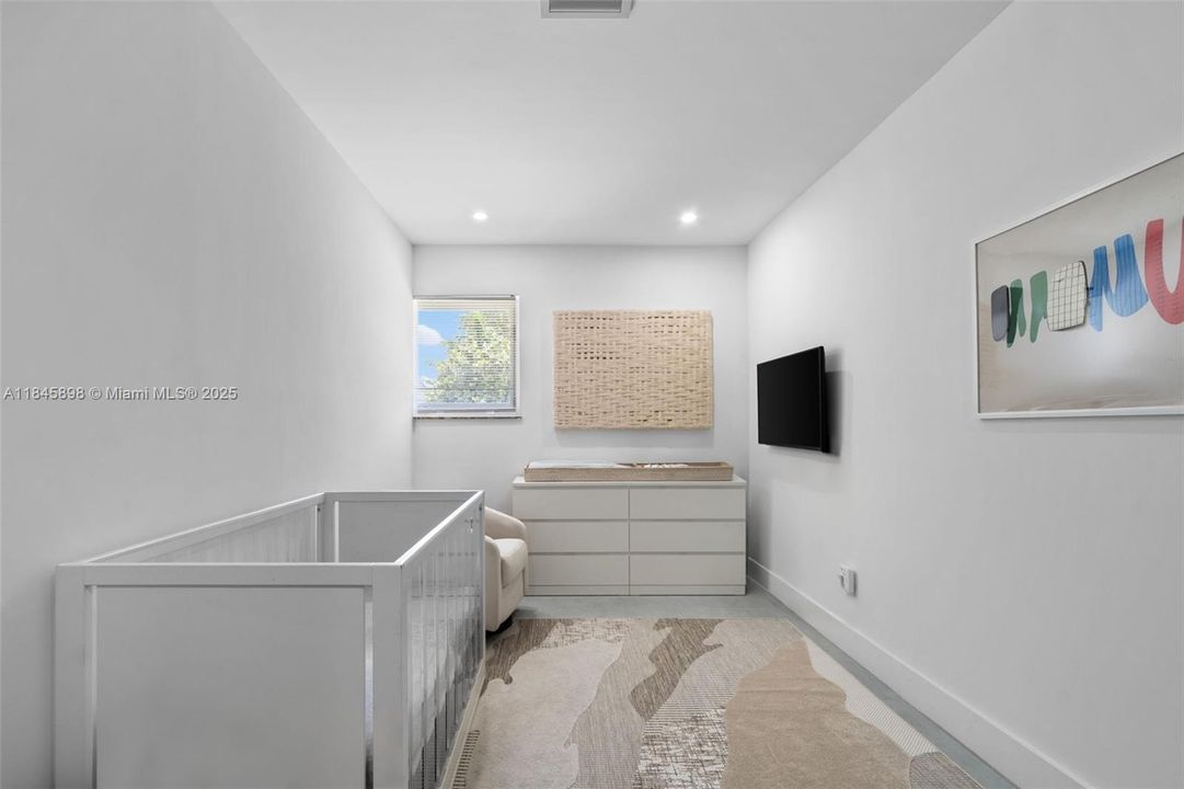 For Sale: $1,890,000 (5 beds, 3 baths, 2837 Square Feet)