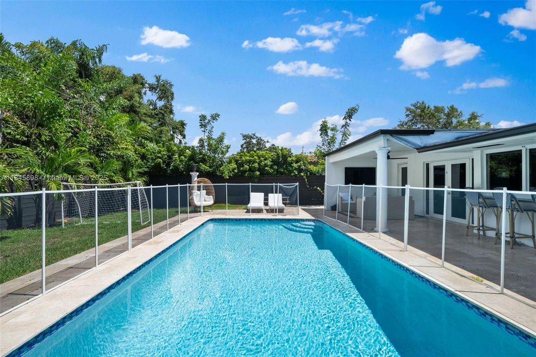 For Sale: $1,890,000 (5 beds, 3 baths, 2837 Square Feet)