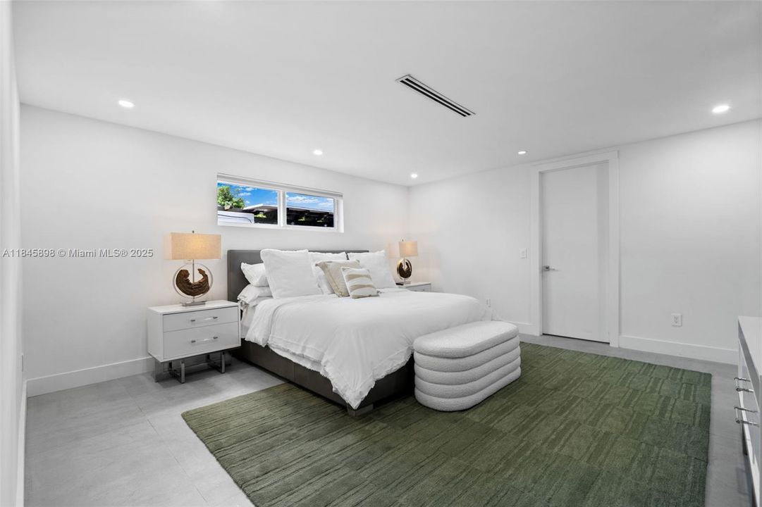 For Sale: $1,890,000 (5 beds, 3 baths, 2837 Square Feet)