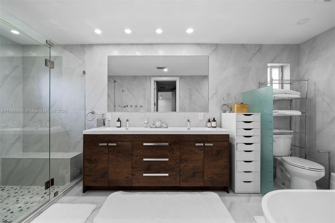 For Sale: $1,890,000 (5 beds, 3 baths, 2837 Square Feet)