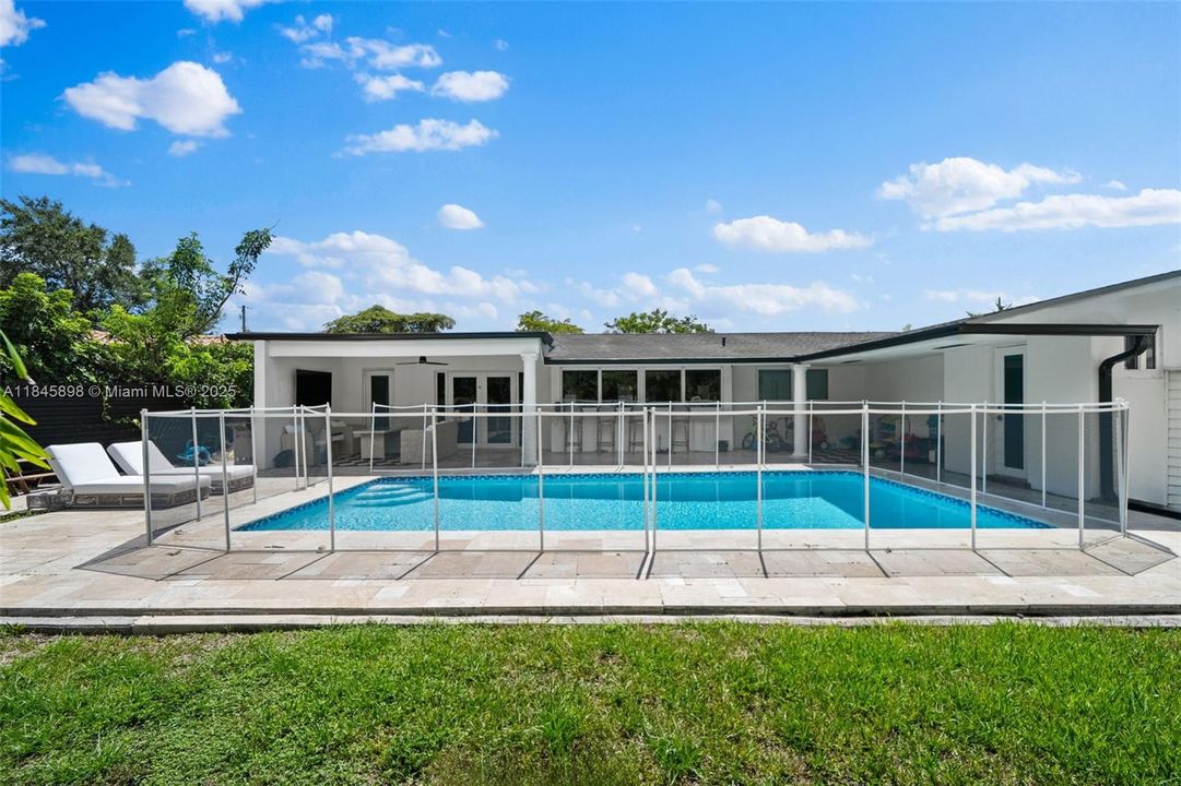 For Sale: $1,890,000 (5 beds, 3 baths, 2837 Square Feet)