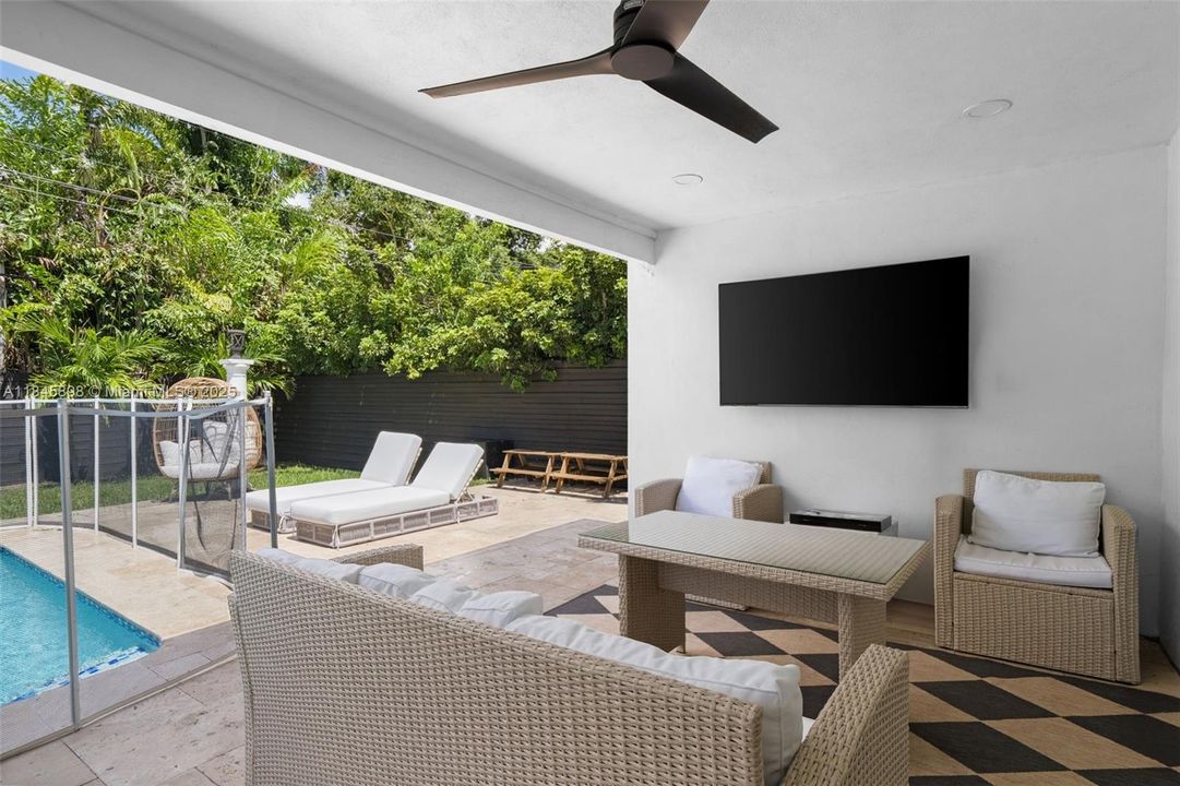 For Sale: $1,890,000 (5 beds, 3 baths, 2837 Square Feet)