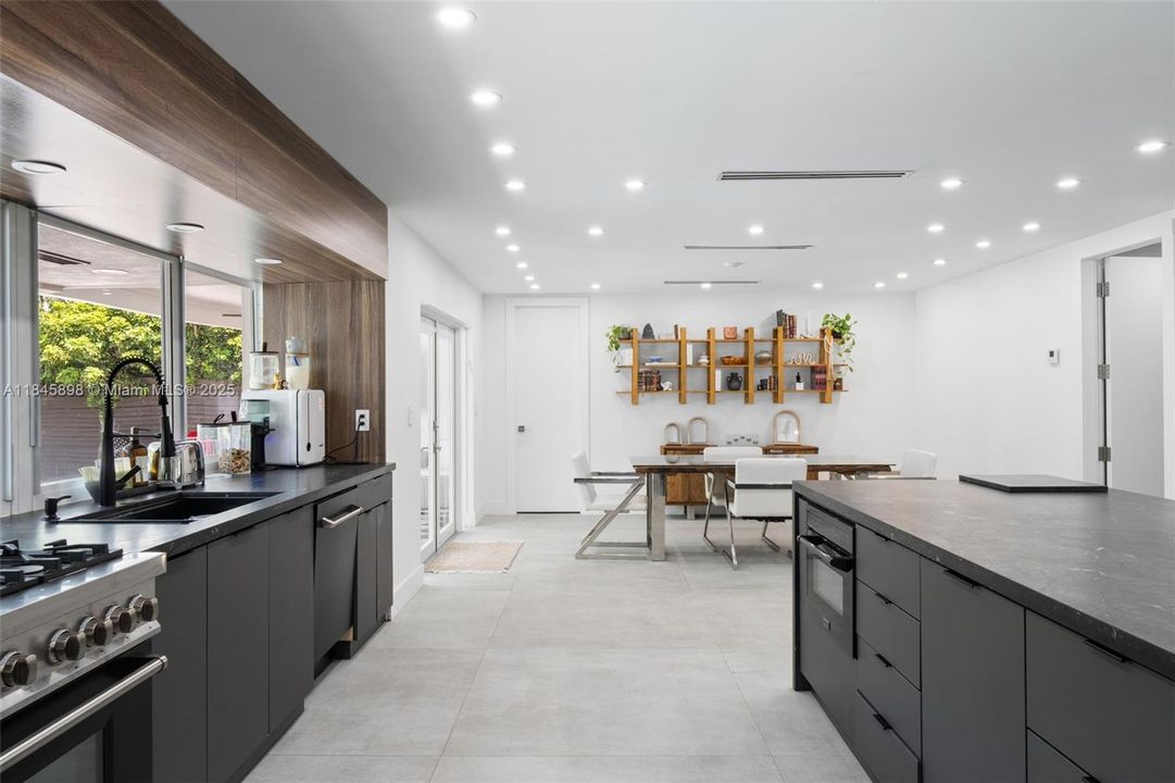 For Sale: $1,890,000 (5 beds, 3 baths, 2837 Square Feet)