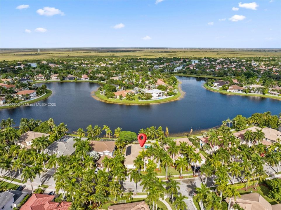 Activo con contrato: $6,650 (5 camas, 3 baños, 2599 Pies cuadrados)