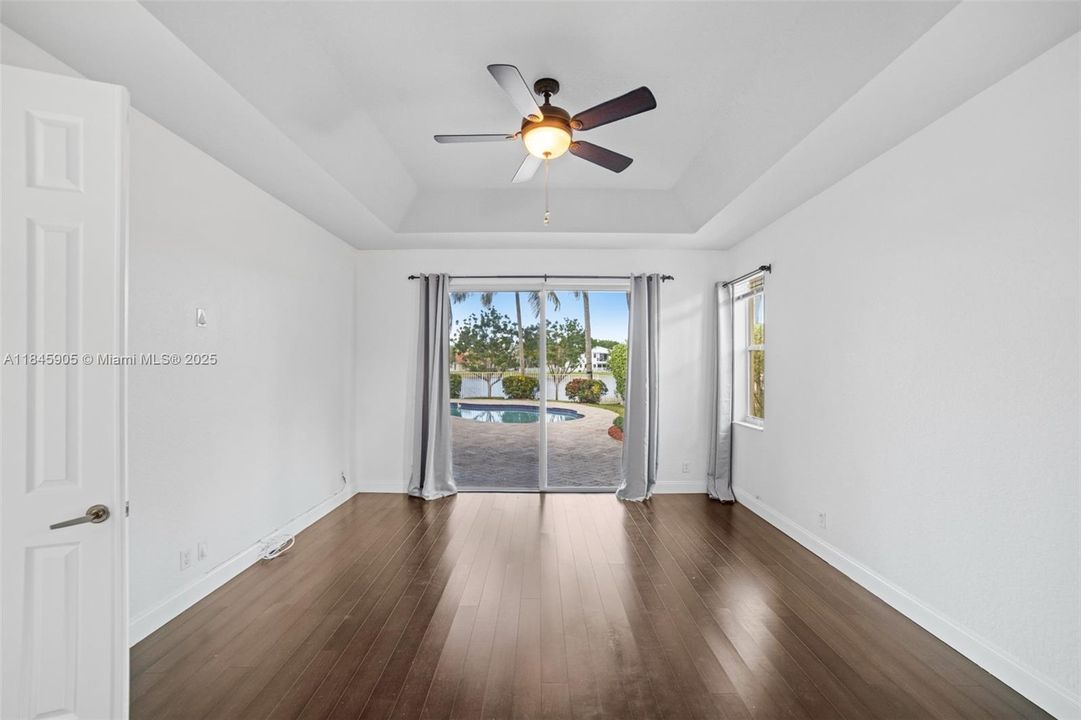 Activo con contrato: $6,650 (5 camas, 3 baños, 2599 Pies cuadrados)