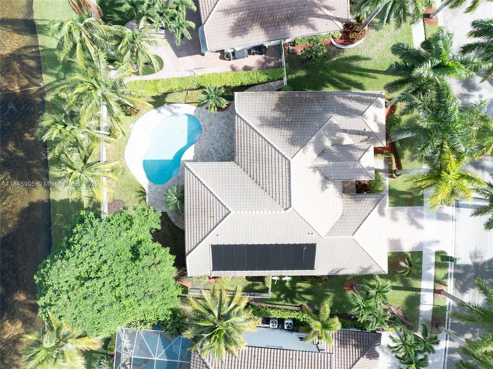 Activo con contrato: $6,650 (5 camas, 3 baños, 2599 Pies cuadrados)