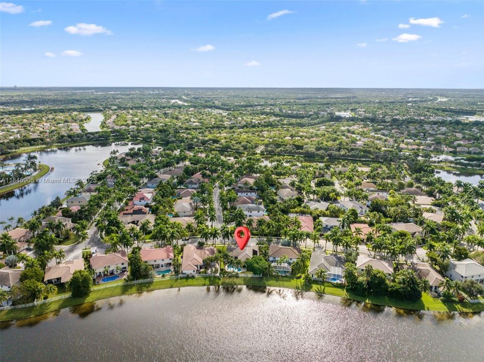 Activo con contrato: $6,650 (5 camas, 3 baños, 2599 Pies cuadrados)