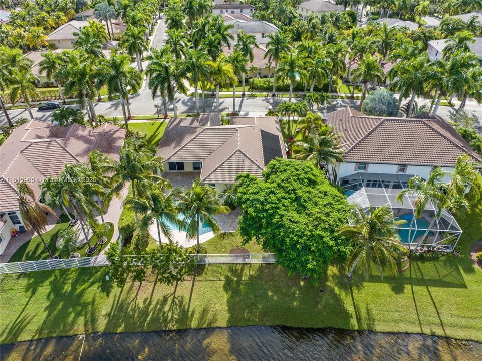 Activo con contrato: $6,650 (5 camas, 3 baños, 2599 Pies cuadrados)