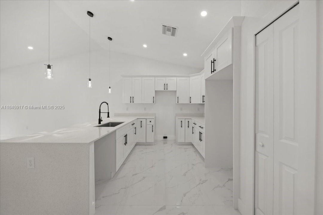 Vendido Recientemente: $525,000 (0 camas, 0 baños, 0 Pies cuadrados)