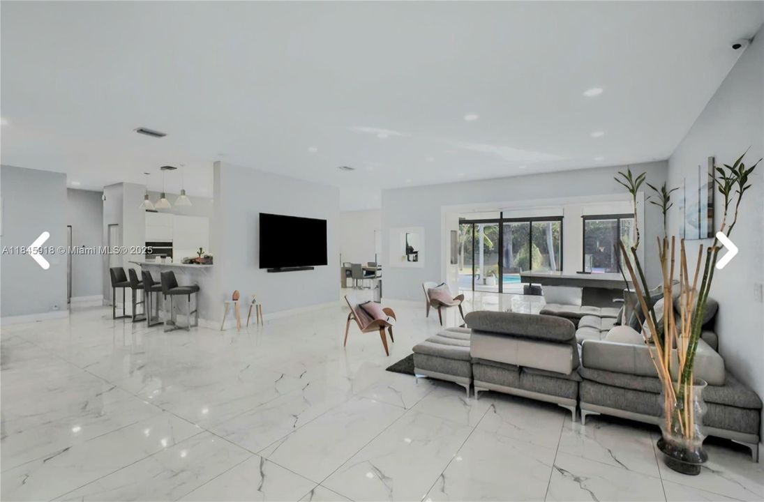 Недавно арендовано: $11,000 (5 спален, 4 ванн, 3706 Квадратных фут)