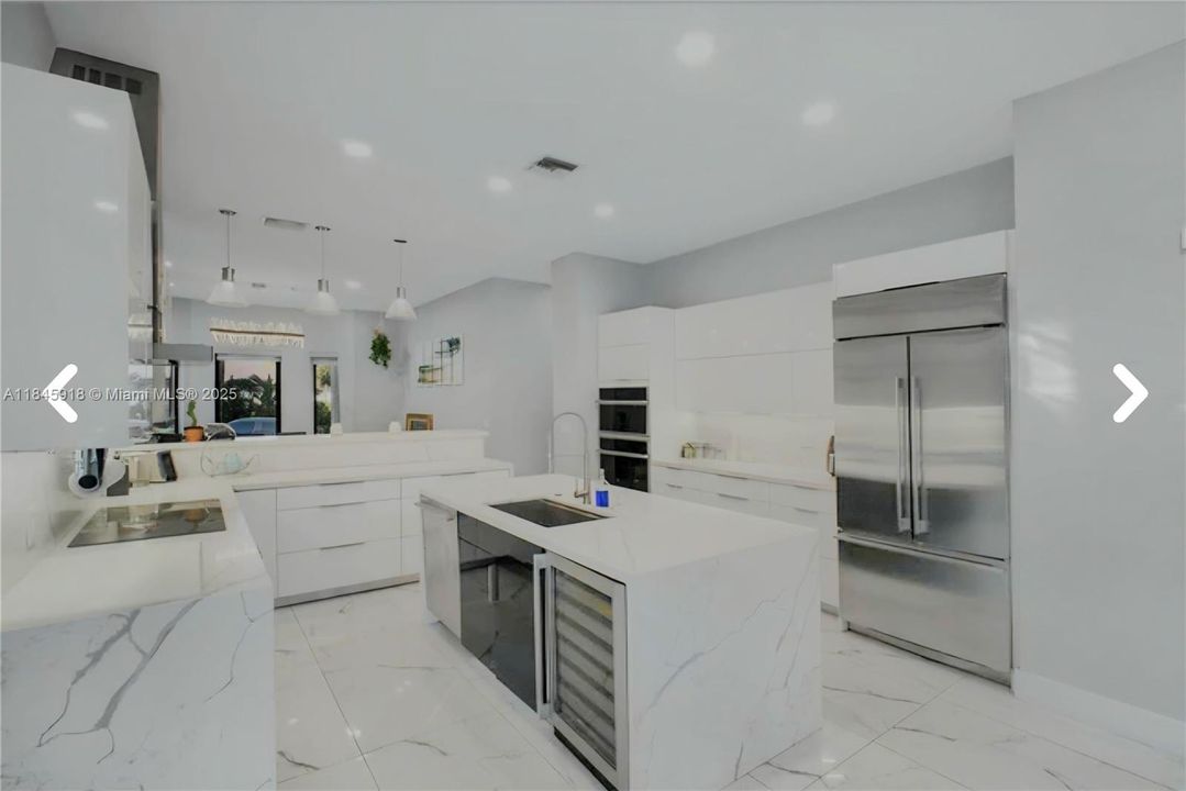 Недавно арендовано: $11,000 (5 спален, 4 ванн, 3706 Квадратных фут)