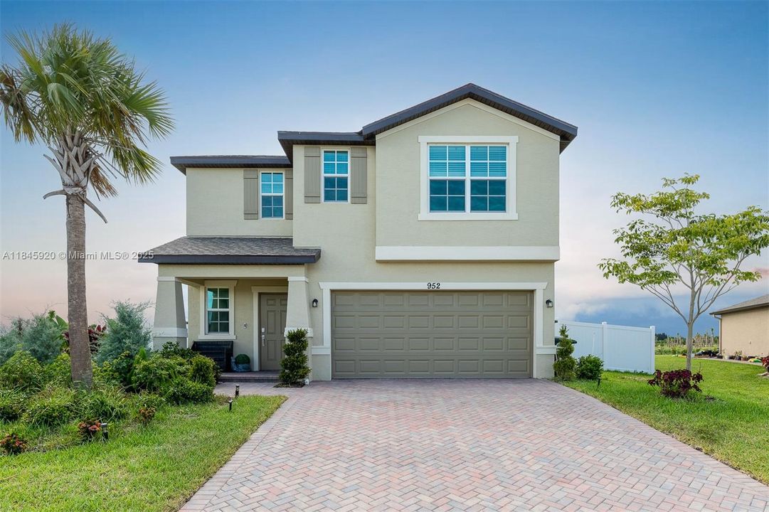 最近租的: $3,000 (6 贝兹, 3 浴室, 2589 平方英尺)