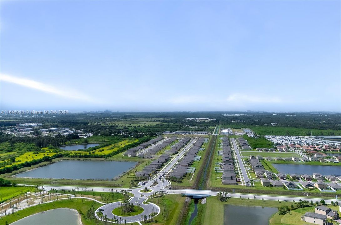 最近租的: $3,000 (6 贝兹, 3 浴室, 2589 平方英尺)