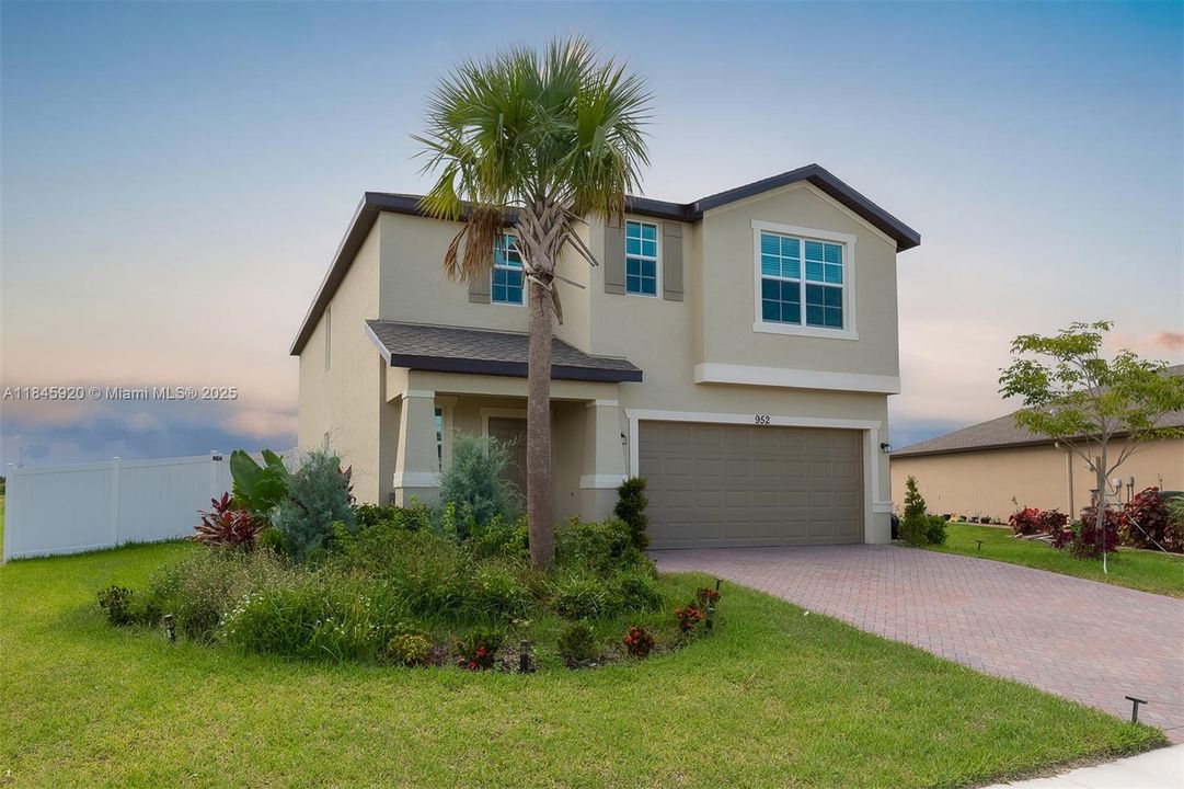 最近租的: $3,000 (6 贝兹, 3 浴室, 2589 平方英尺)