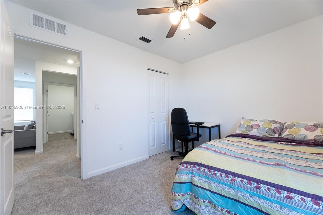 最近租的: $3,000 (6 贝兹, 3 浴室, 2589 平方英尺)