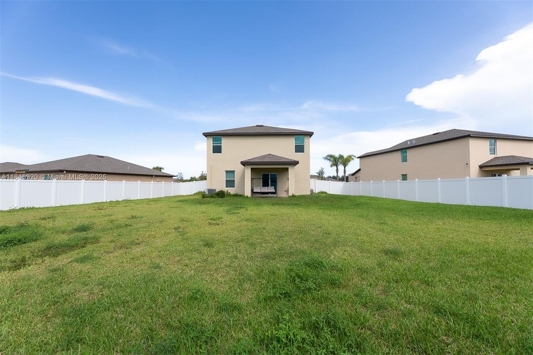 最近租的: $3,000 (6 贝兹, 3 浴室, 2589 平方英尺)