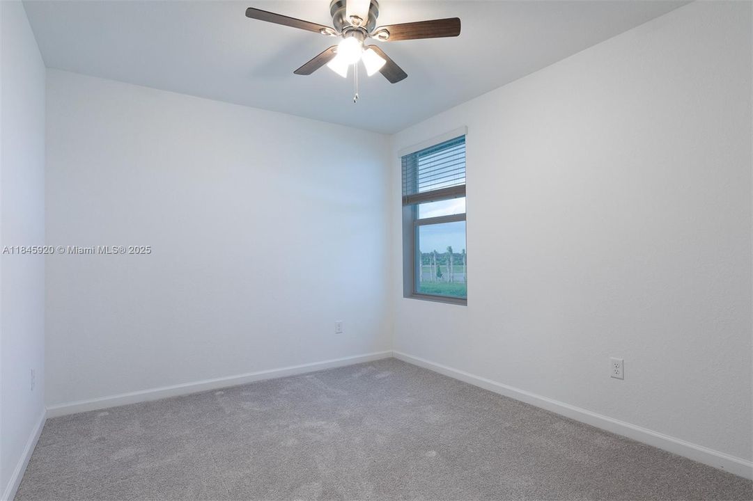 最近租的: $3,000 (6 贝兹, 3 浴室, 2589 平方英尺)