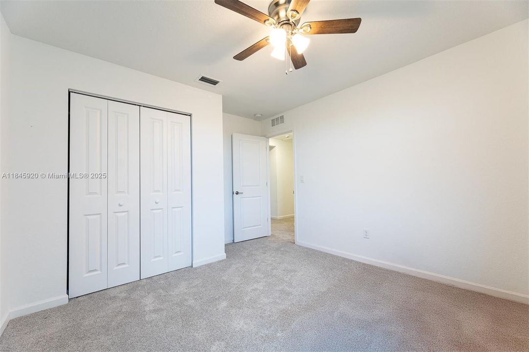 最近租的: $3,000 (6 贝兹, 3 浴室, 2589 平方英尺)