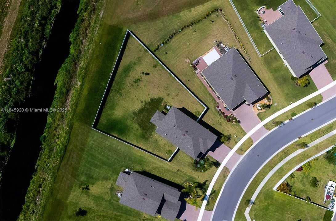 最近租的: $3,000 (6 贝兹, 3 浴室, 2589 平方英尺)