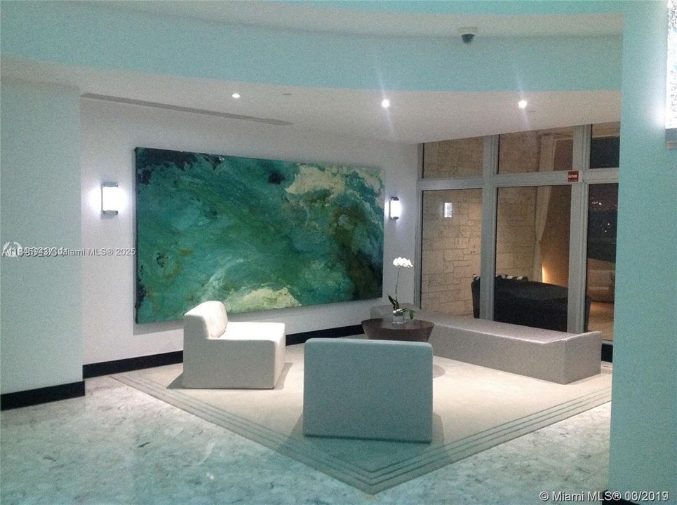 For Sale: $459,000 (1 beds, 1 baths, 970 Square Feet)