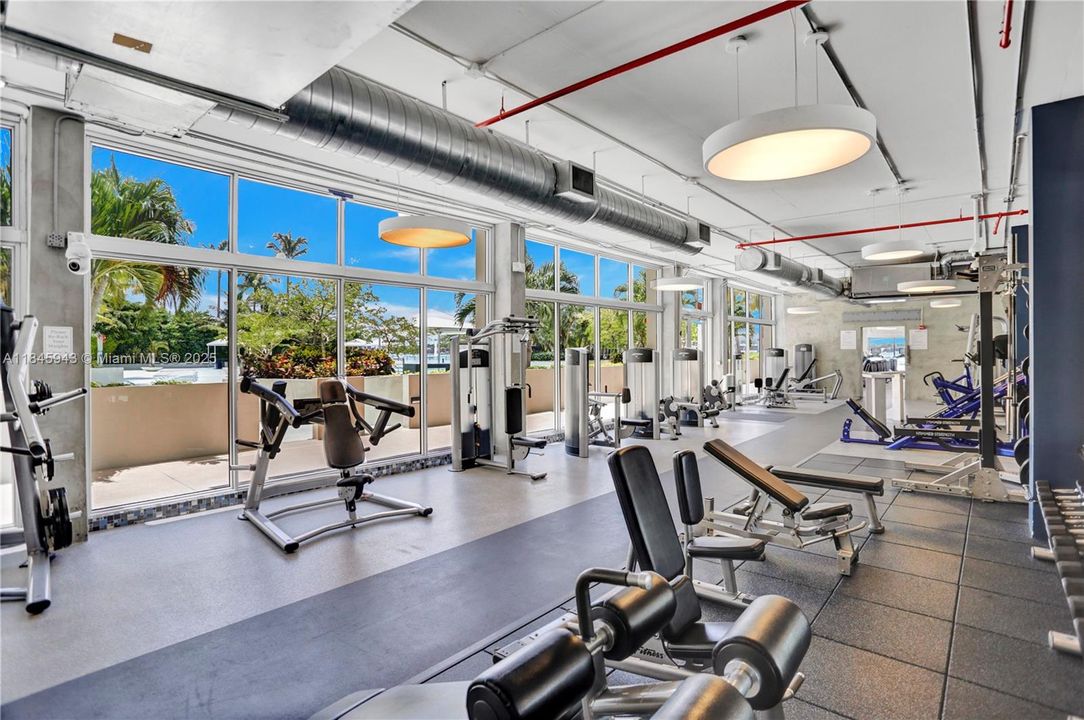 For Sale: $459,000 (1 beds, 1 baths, 970 Square Feet)