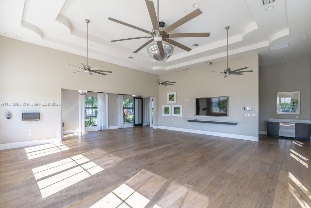 最近租的: $2,200 (3 贝兹, 2 浴室, 1924 平方英尺)