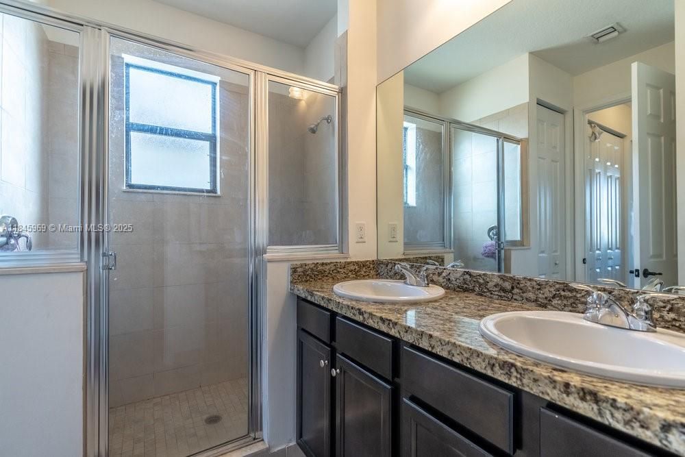 最近租的: $2,200 (3 贝兹, 2 浴室, 1924 平方英尺)