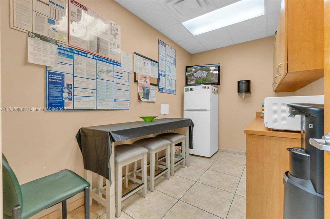 出租: $42 (0 贝兹, 0 浴室, 0 平方英尺)