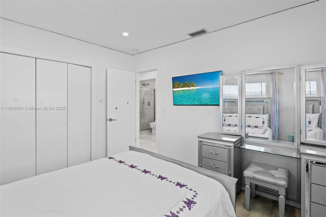 Recently Rented: $6,500 (4 beds, 3 baths, 1694 Square Feet)