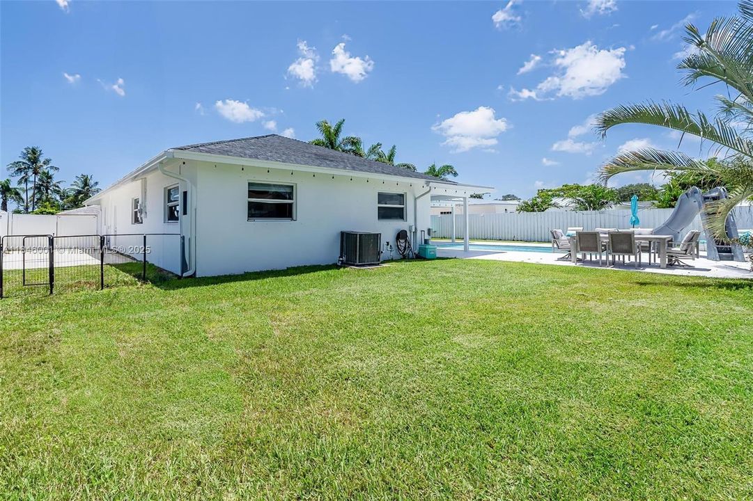 Recently Rented: $6,500 (4 beds, 3 baths, 1694 Square Feet)