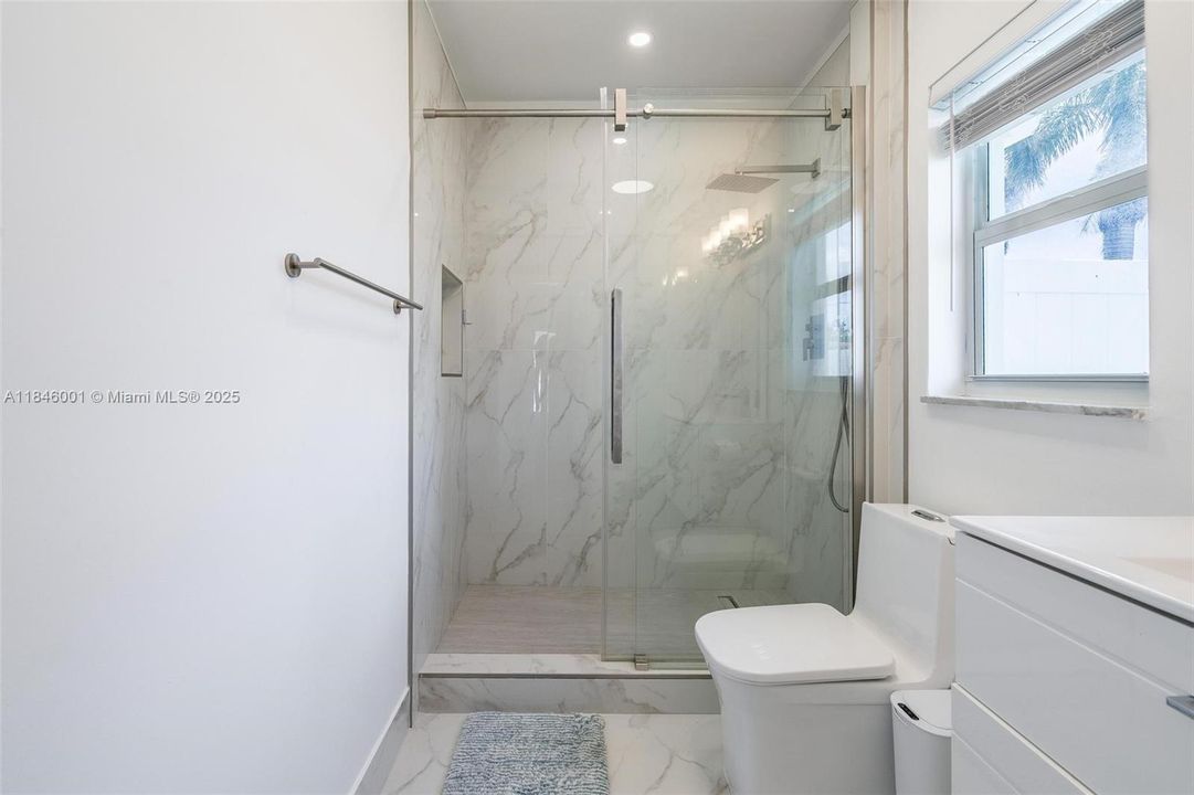 Recently Rented: $6,500 (4 beds, 3 baths, 1694 Square Feet)