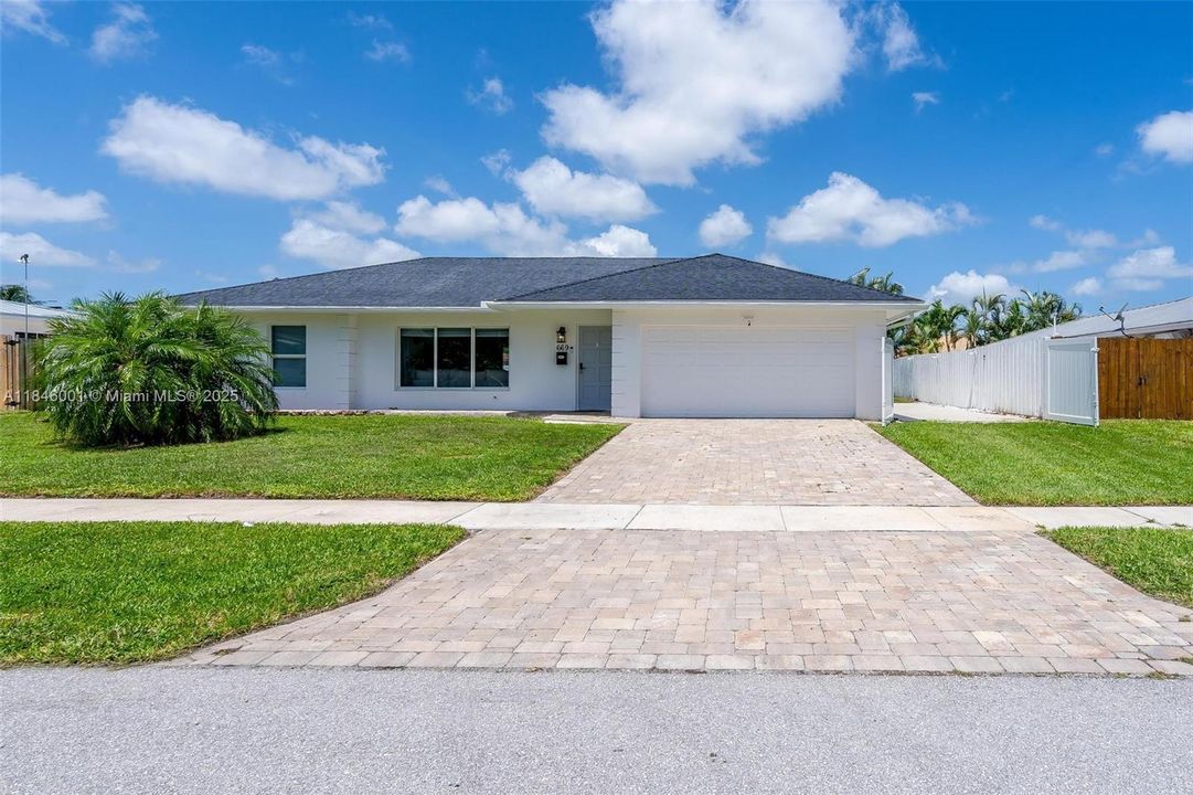 Recently Rented: $6,500 (4 beds, 3 baths, 1694 Square Feet)