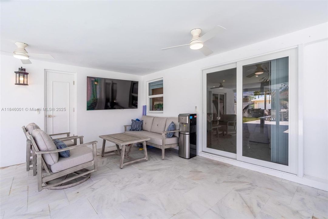 Recently Rented: $6,500 (4 beds, 3 baths, 1694 Square Feet)